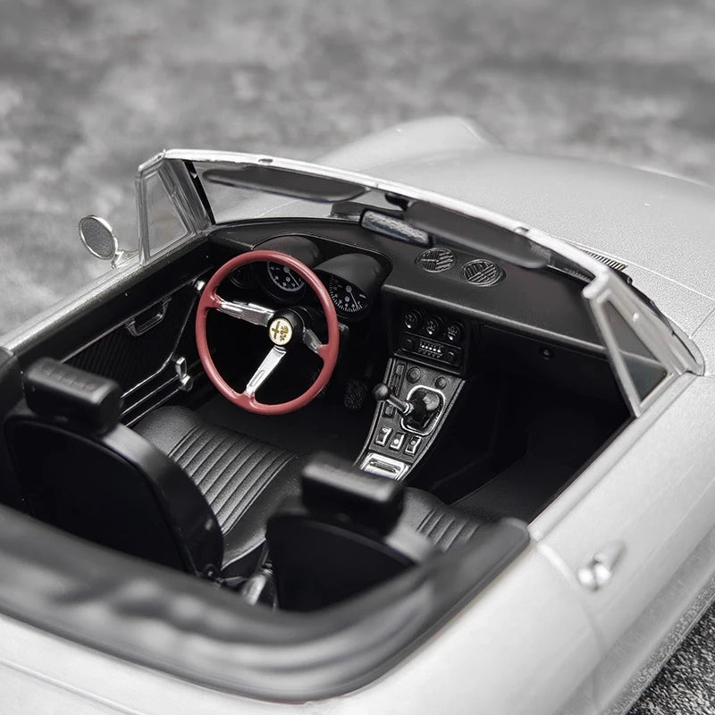 [Norev] 1:18 Alfa Romeo 1966 Spider Duetto Silver Model Car Resin