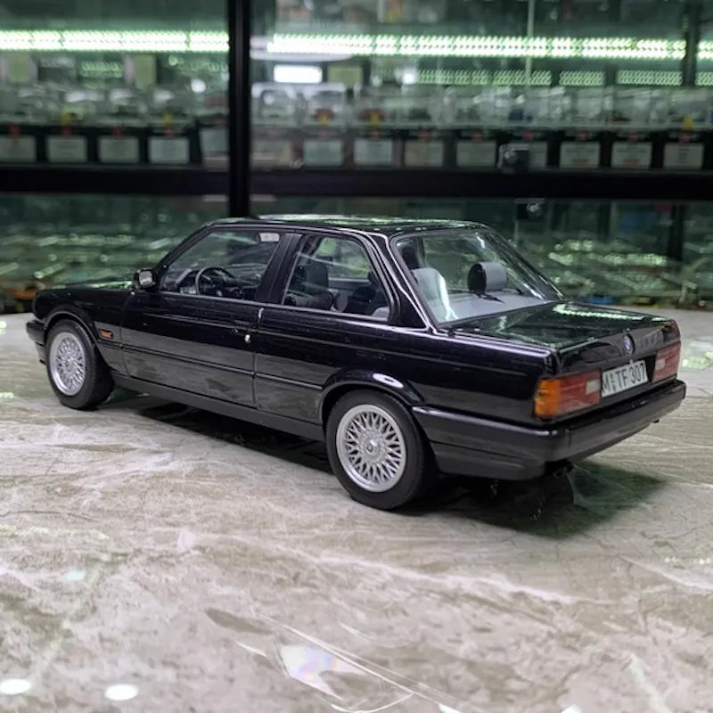 [Norev] 1:18 BMW 1982 E30 325i Black Model Car Resin