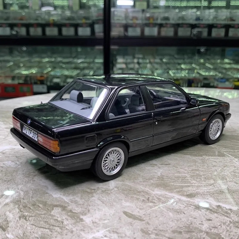 [Norev] 1:18 BMW 1982 E30 325i Black Model Car Resin