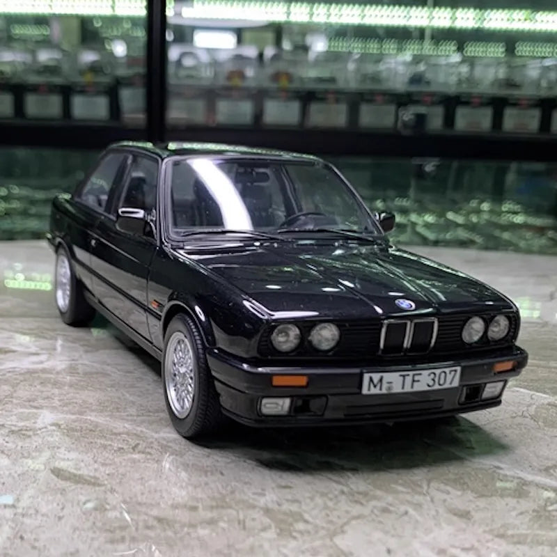 [Norev] 1:18 BMW 1982 E30 325i Black Model Car Resin