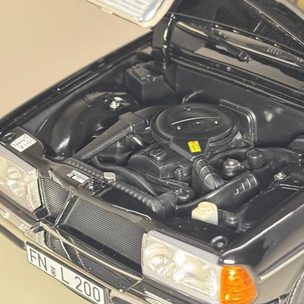 [Norev] 1:18 Mercedes-Benz 1980 200T T-Model S123 Estate zwart modelauto Die-Cast