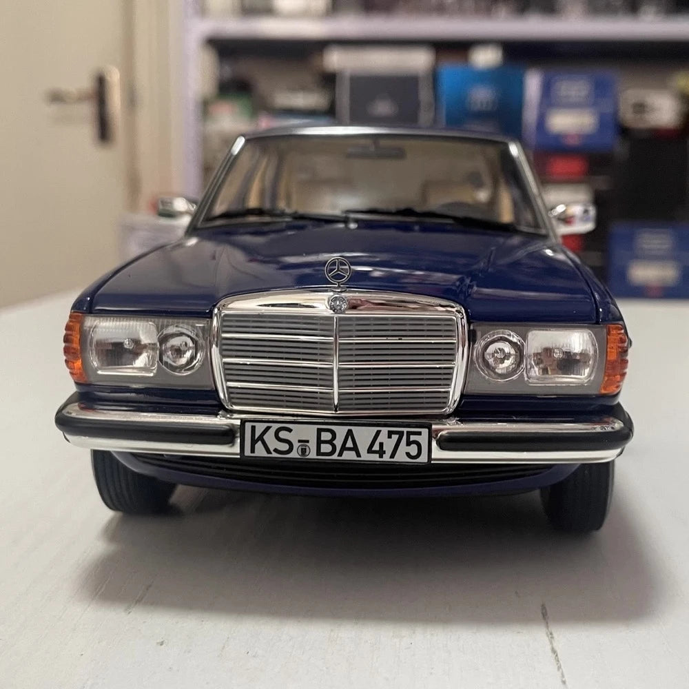 [Norev] 1:18 Mercedes-Benz 1982 W123 Sedan Black Model Car Die-Cast