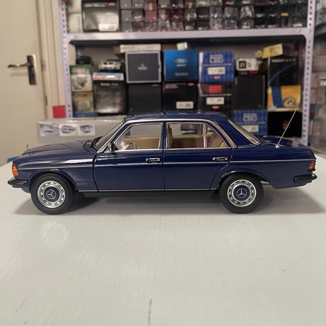 [Norev] 1:18 Mercedes-Benz 1982 W123 Sedan Black Model Car Die-Cast