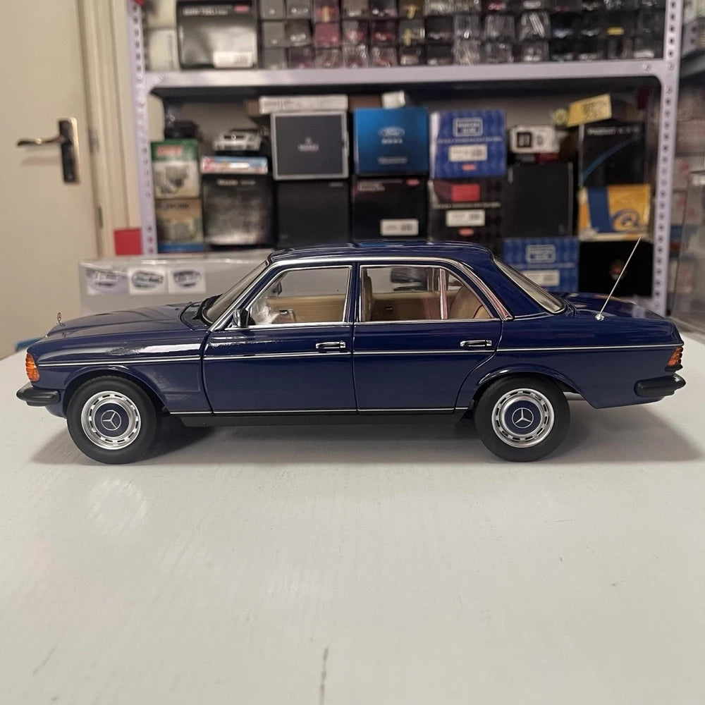 [Norev] 1:18 Mercedes-Benz 1982 W123 Sedan Black Model Car Die-Cast
