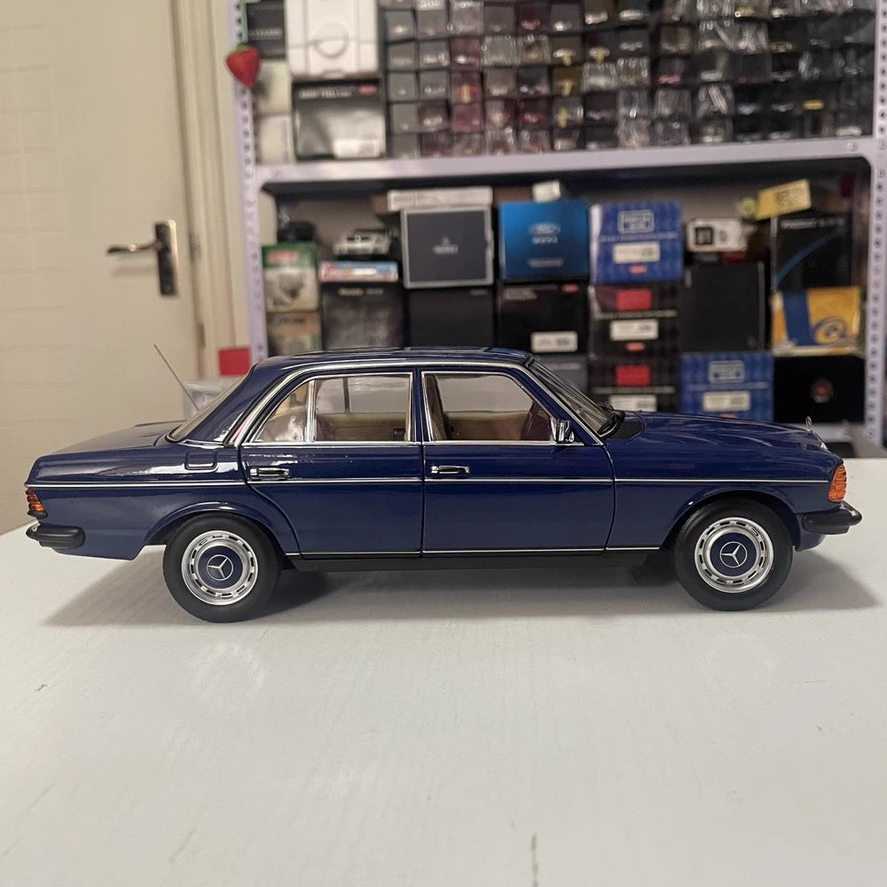 [Norev] 1:18 Mercedes-Benz 1982 W123 Sedan Black Model Car Die-Cast