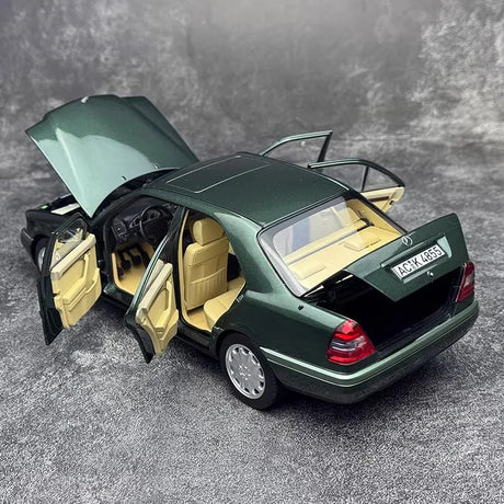 [Norev] 1:18 Mercedes-Benz 1993 C-Class W202 Green Model Car Die-Cast