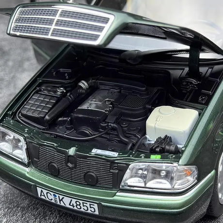 [Norev] 1:18 Mercedes-Benz 1993 C-Class W202 Green Model Car Die-Cast