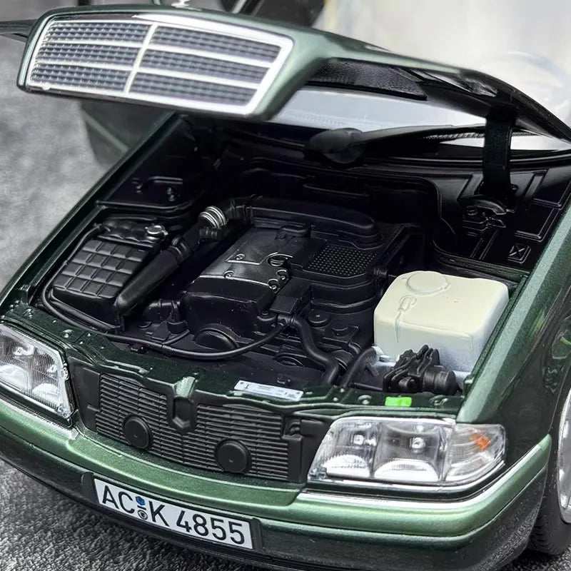 [Norev] 1:18 Mercedes-Benz 1993 C-Class W202 Green Model Car Die-Cast