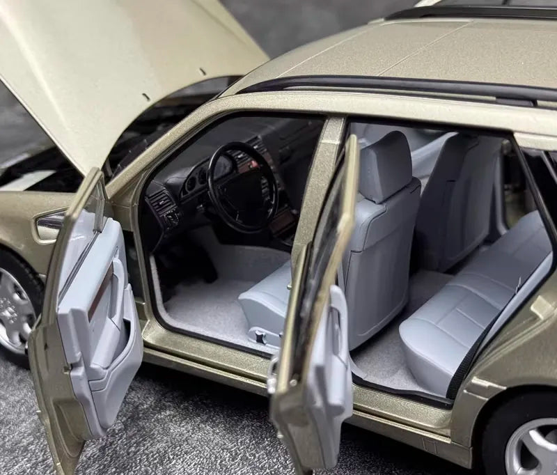 [Norev] 1:18 Mercedes-Benz 1993 C-Class W202 T-Model Estate Gold Model Car Die-Cast