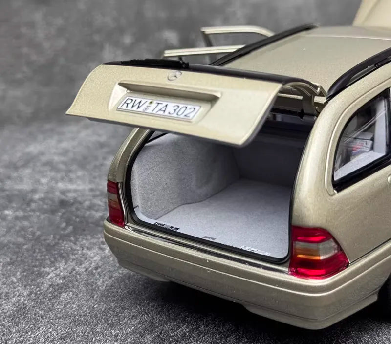 [Norev] 1:18 Mercedes-Benz 1993 C-Class W202 T-Model Estate Gold Model Car Die-Cast