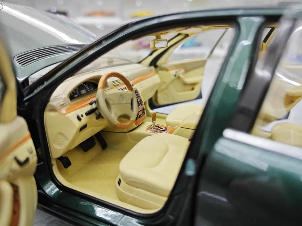 [Norev] 1:18 Mercedes-Benz 1998 S-Class W220 Green Model Car Die-Cast
