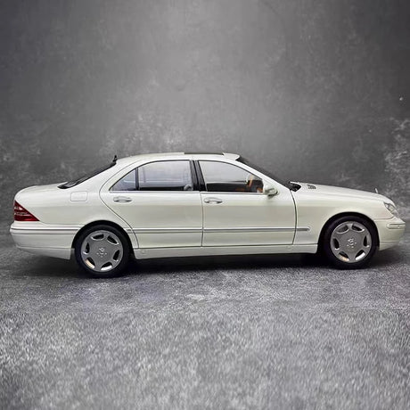 [Norev] 1:18 Mercedes-Benz 2000 S55 AMG W220 wit modelauto Die-Cast