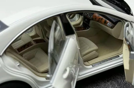 [Norev] 1:18 Mercedes-Benz 2011 CLS-Class C218 White Model Car Die-Cast