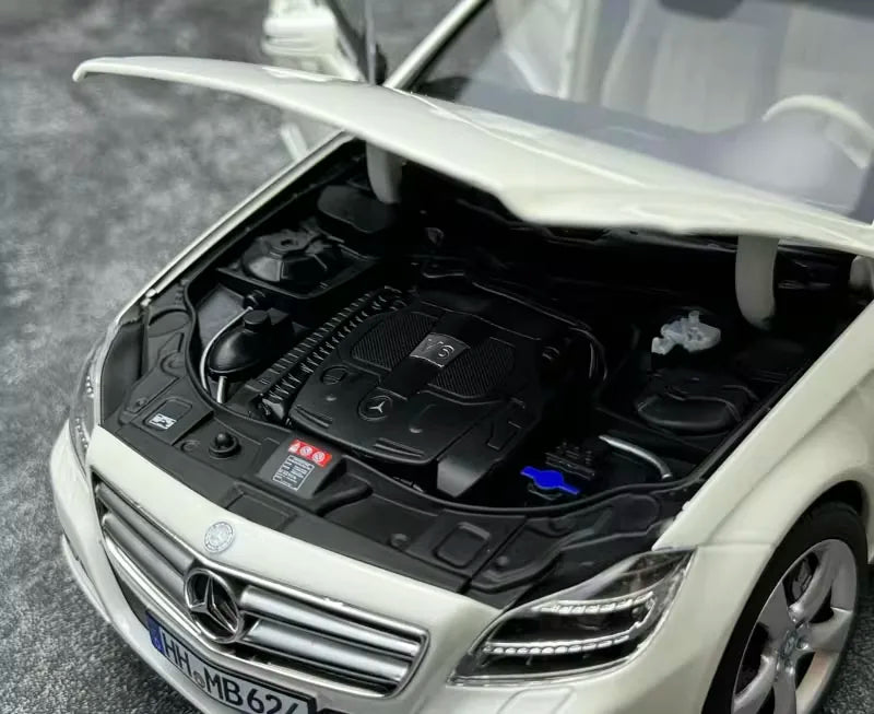 [Norev] 1:18 Mercedes-Benz 2011 CLS-Class C218 White Model Car Die-Cast