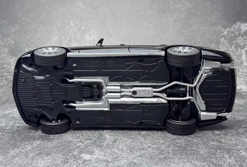 [Norev] 1:18 Mercedes-Benz 2012 CLS-Class C218 Shooting Brake musta pienoismalli Die-Cast