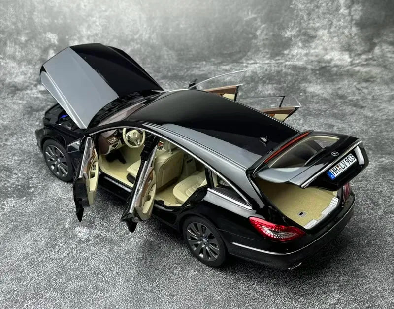 [Norev] 1:18 Mercedes-Benz 2012 CLS-Class C218 Shooting Brake musta pienoismalli Die-Cast