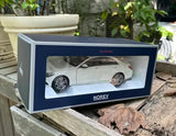 [Norev] 1:18 Mercedes-Benz 2014 C-Class W205 vit modellbil Die-Cast