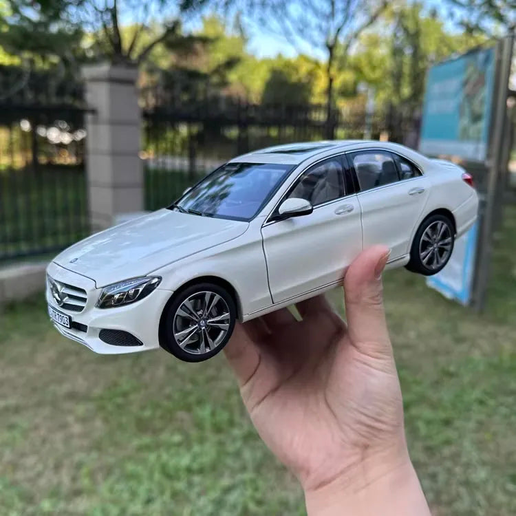 [Norev] 1:18 Mercedes-Benz 2014 C-Class W205 vit modellbil Die-Cast
