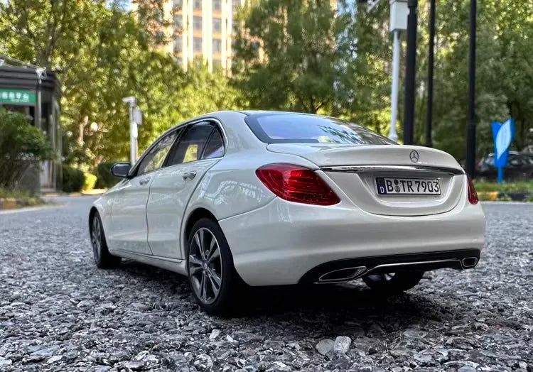 [Norev] 1:18 Mercedes-Benz 2014 C-Class W205 vit modellbil Die-Cast