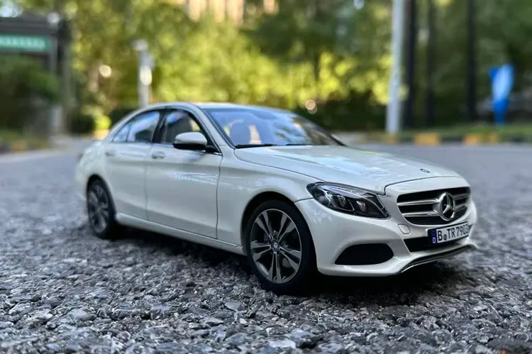 [Norev] 1:18 Mercedes-Benz 2014 C-Class W205 vit modellbil Die-Cast