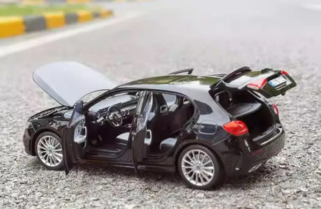 [Norev] 1:18 Mercedes-Benz 2018 A200 AMG Line zwart modelauto Die-Cast
