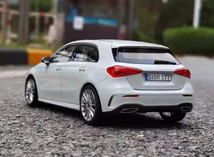 [Norev] 1:18 Mercedes-Benz 2018 A200 AMG Line White Model Car Die-Cast