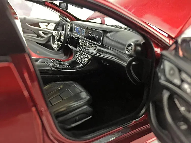 [Norev] 1:18 Mercedes-Benz 2017 CLS Class レッド モデルカー Die-Cast