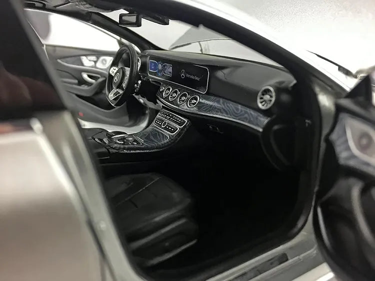 [Norev] 1:18 Mercedes-Benz 2017 CLS Class argent voiture miniature Die-Cast