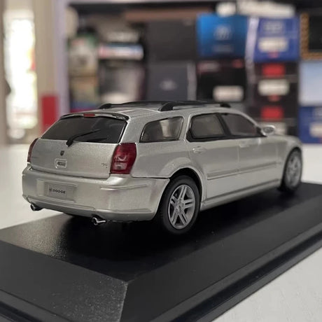 [Norev] 1:43 Dodge 2006 Magnum R/T Silver Model Car Die-Cast