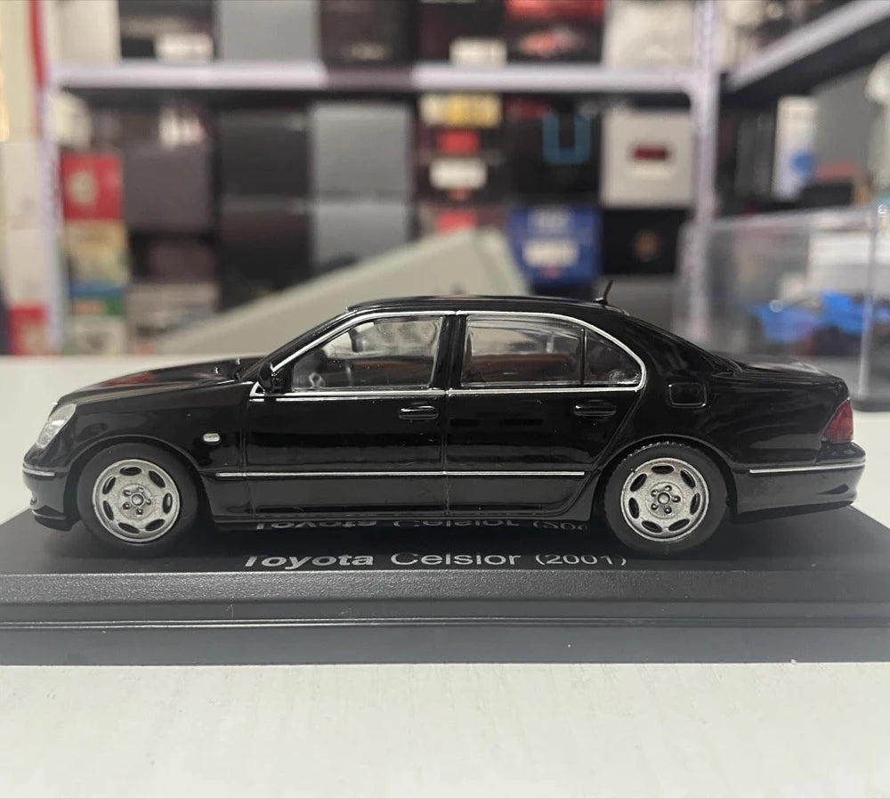 [Norev] 1:43 Toyota 2001 Celsior svart modellbil Die-Cast