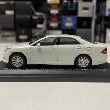 [Norev] 1:43 Toyota 2008 Crown S200 vit modellbil Die-Cast