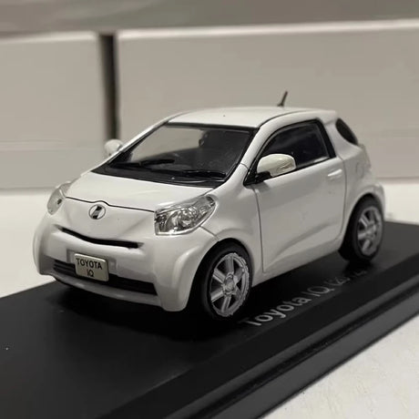 [Norev] 1:43 Toyota 2012 iQ vit modellbil Die-Cast
