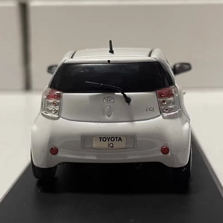 [Norev] 1:43 Toyota 2012 iQ vit modellbil Die-Cast