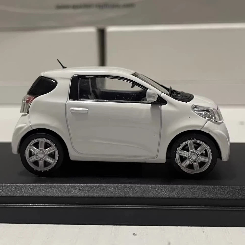 [Norev] 1:43 Toyota 2012 iQ White Model Car Die-Cast