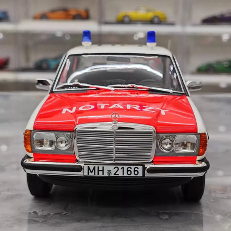 [Norev] 1:18 Mercedes-Benz 1984 200 Emergency Ambulance Model Car Die-Cast