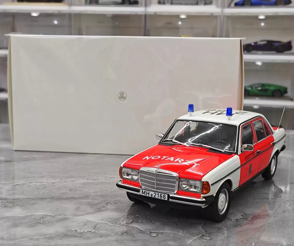 [Norev] 1:18 Mercedes-Benz 1984 200 Emergency Ambulance Model Car Die-Cast