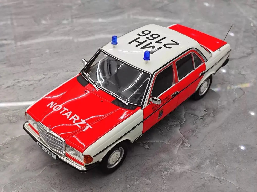 [Norev] 1:18 Mercedes-Benz 1984 200 Emergency Ambulance Model Car Die-Cast