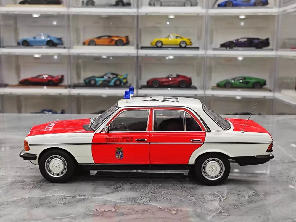 [Norev] 1:18 Mercedes-Benz 1984 200 Emergency Ambulance Model Car Die-Cast