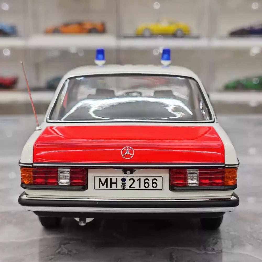 [Norev] 1:18 Mercedes-Benz 1984 200 Emergency Ambulance Model Car Die-Cast