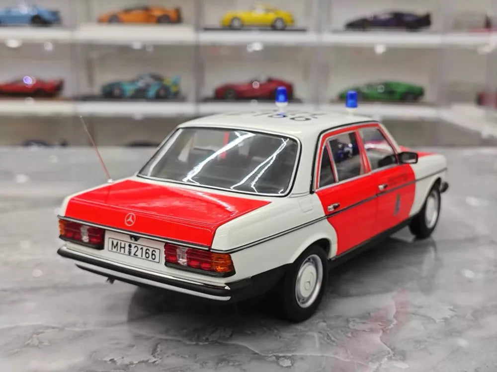 [Norev] 1:18 Mercedes-Benz 1984 200 Emergency Ambulance Model Car Die-Cast