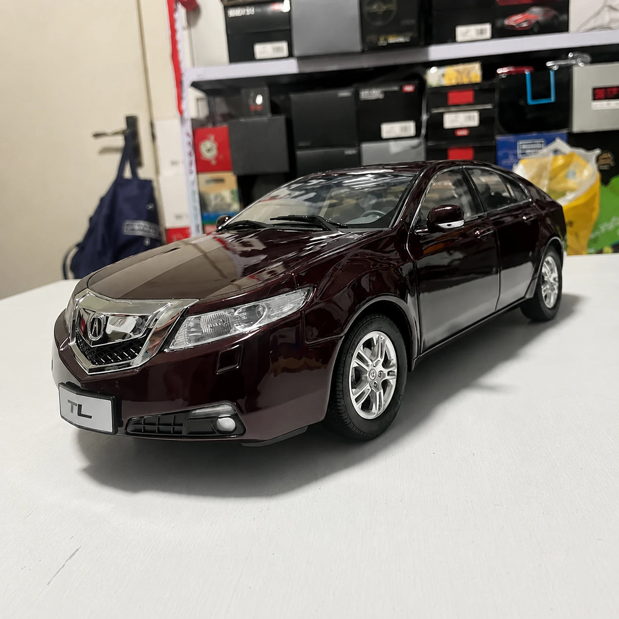 [OEM] 1:18 Acura 2009 TL Model Car Die-Cast