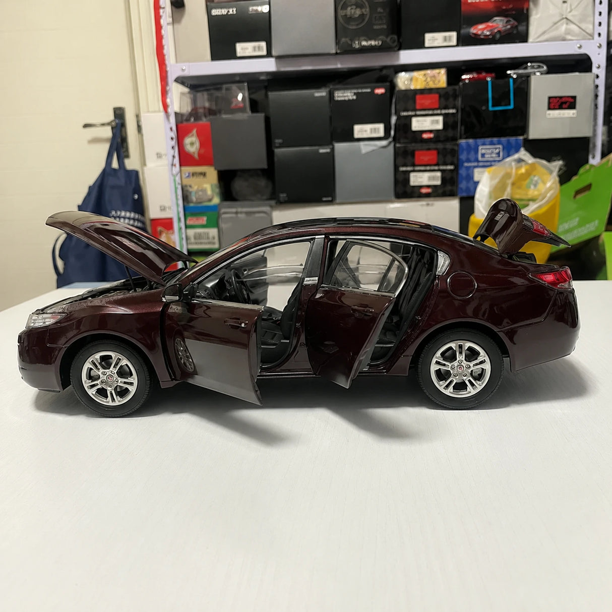[OEM] 1:18 Acura 2009 TL Model Car Die-Cast