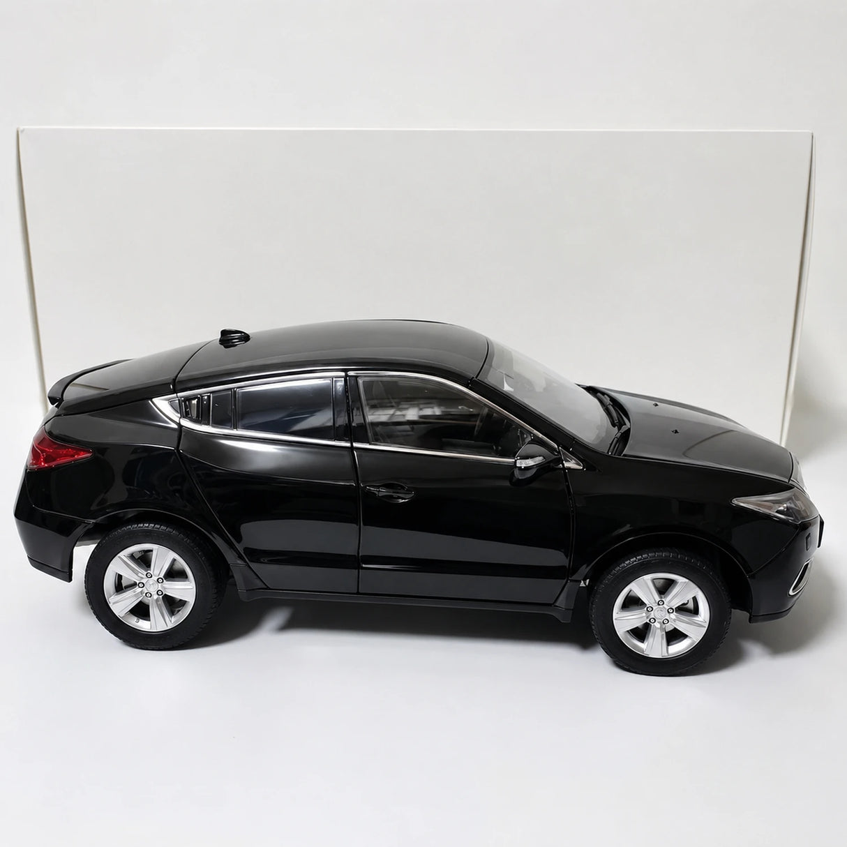 [OEM] 1:18 Acura 2009 ZDX Model Car Die-Cast