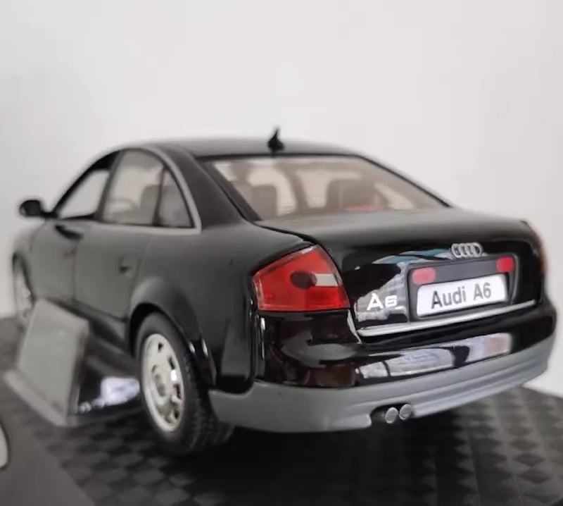 [OEM] 1:18 Audi 2000 A6 C5 Black Model Car Die-Cast