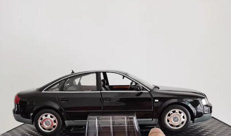 [OEM] 1:18 Audi 2000 A6 C5 Black Model Car Die-Cast