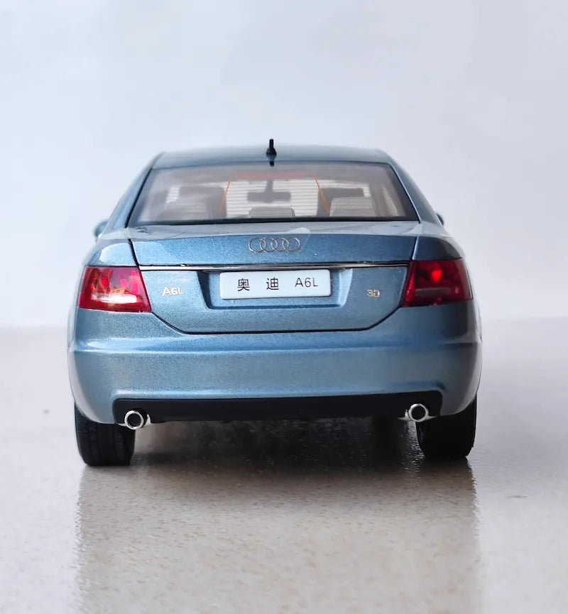 [OEM] 1:18 Audi 2004 A6L C6 Blue Model Car Die-Cast
