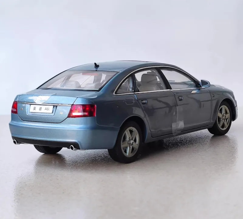 [OEM] 1:18 Audi 2004 A6L C6 Blue Model Car Die-Cast