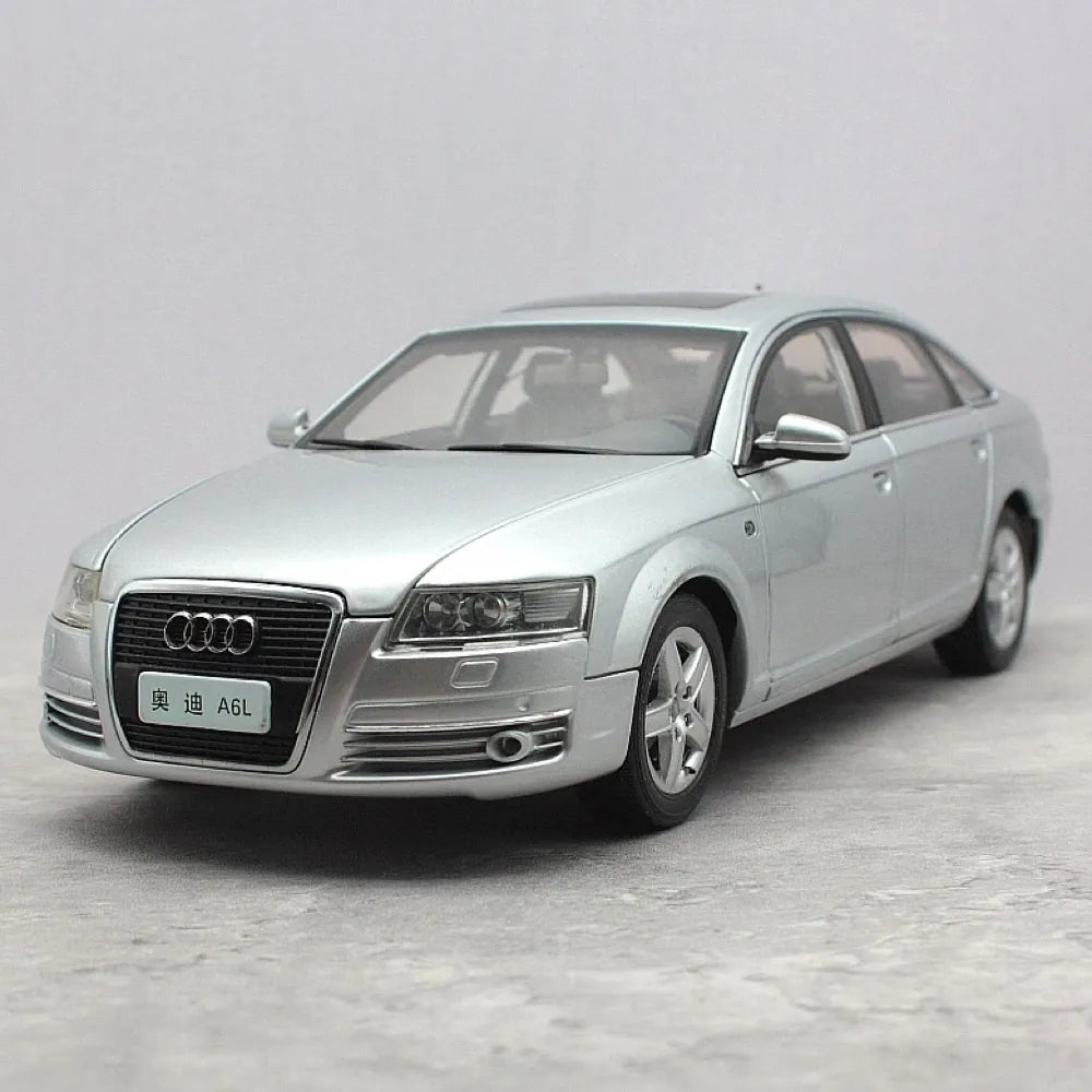 [OEM] 1:18 Audi 2004 A6L C6 Silver Model Car Die-Cast