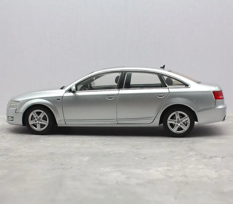 [OEM] 1:18 Audi 2004 A6L C6 Silver Model Car Die-Cast