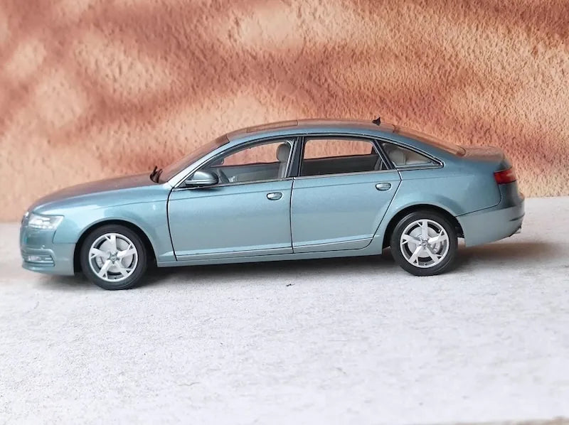 [OEM] 1:18 Audi 2009 A6L C6 Blue Model Car Die-Cast